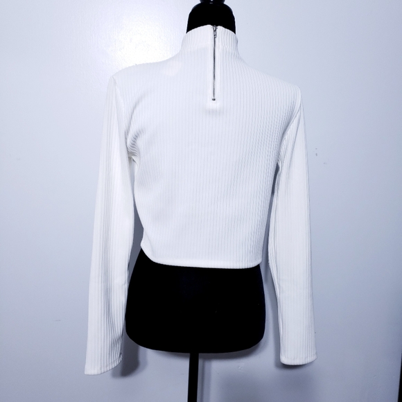 NWT Forever 21 Cropped Top Mock Neck White - Picture 4 of 5